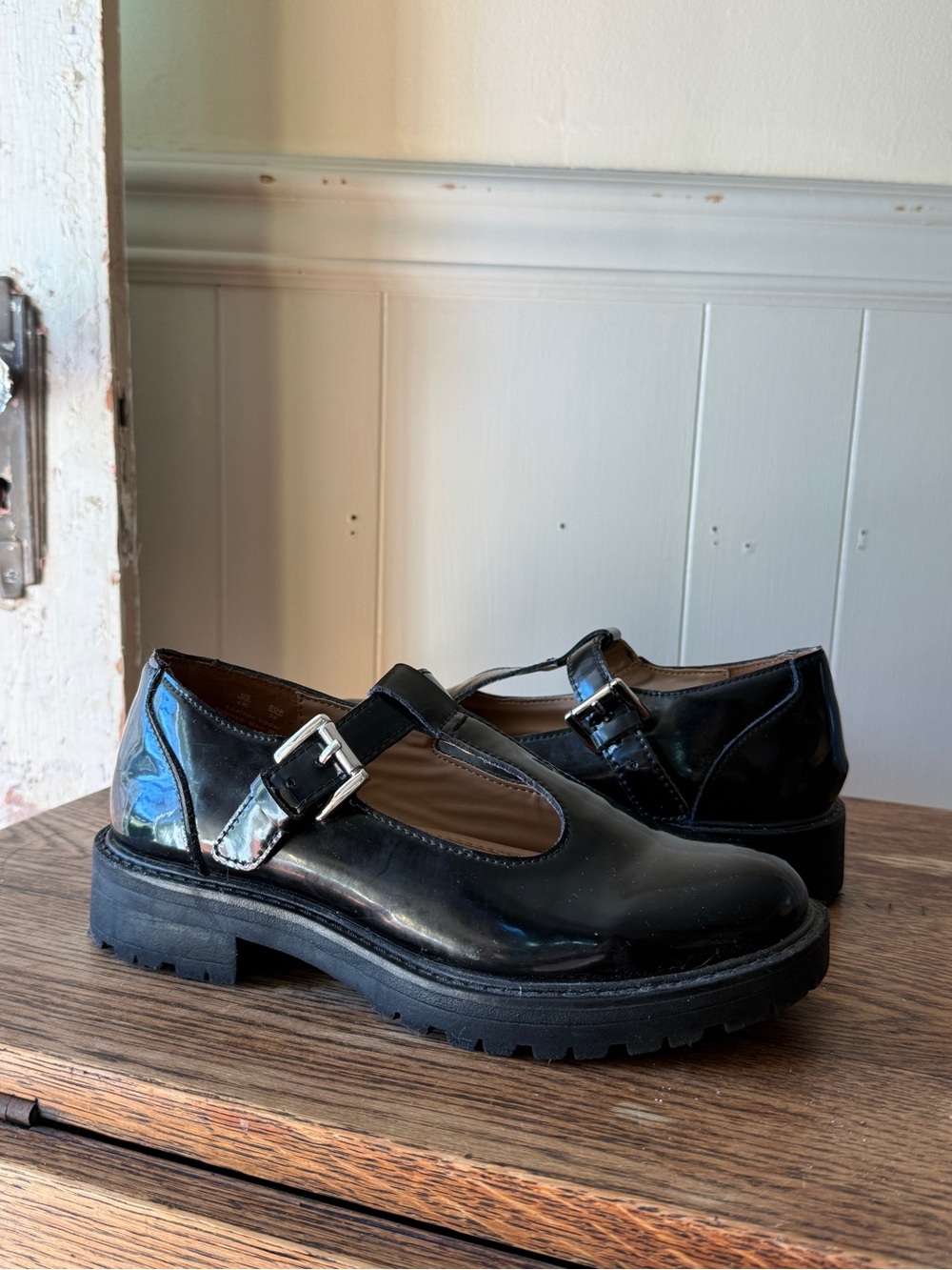 Sam Edelman Taelor T Strap Mary Jane Flats Black Patent Chunky Sole